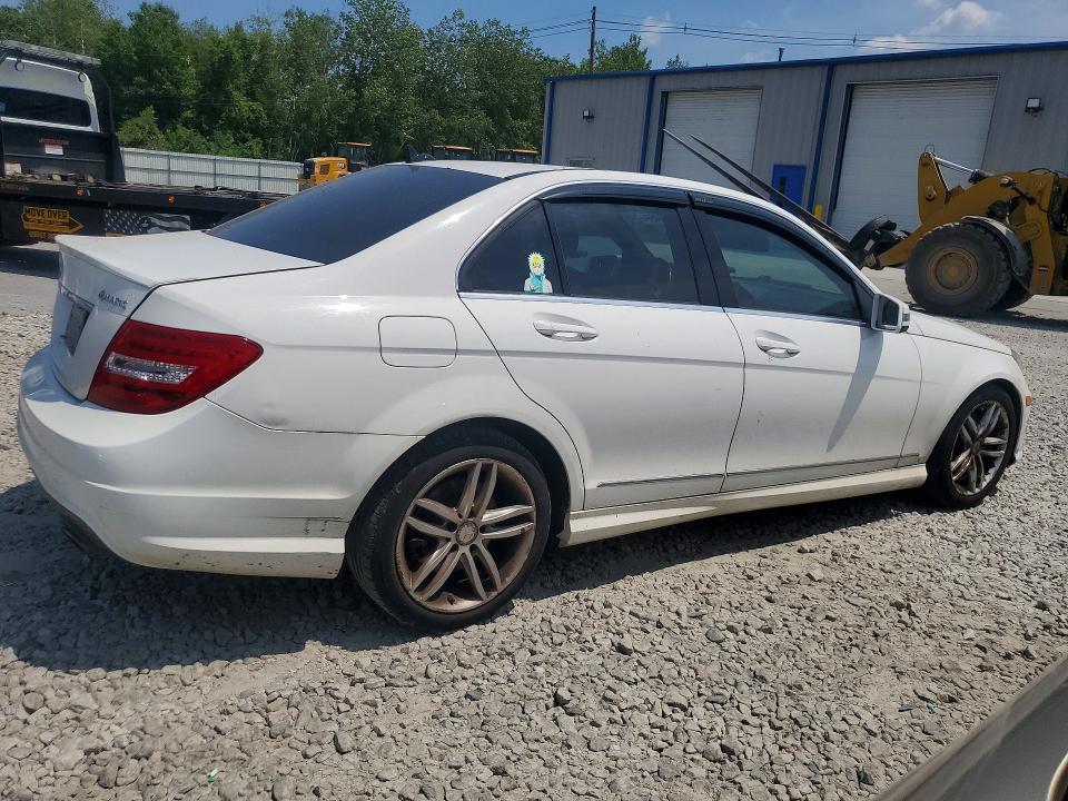 2013 Mercedes-benz C class VIN WDDGF8AB8DR296954 COPART salvage auction — MINOR DENT/SCRATCHES, MA - CERTIFICATE OF TITLE, sold $475 on 2026-07-23 (photo 3)