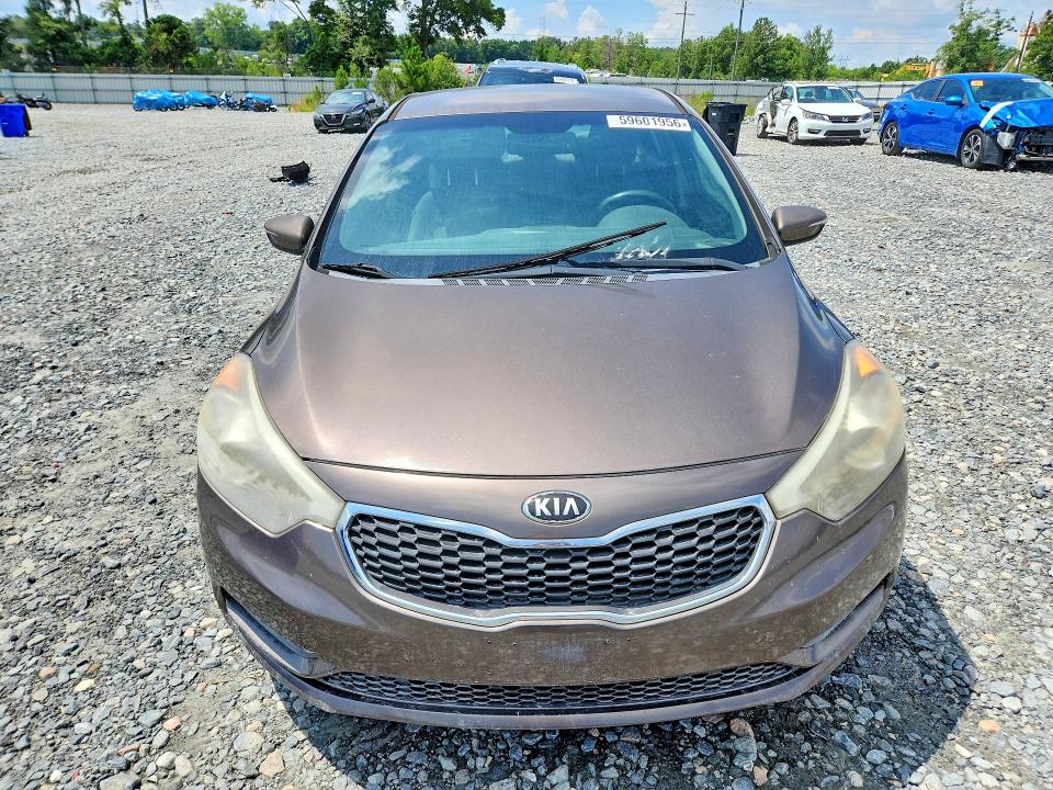 2015 Kia Forte VIN KNAFX4A62F5315648 COPART salvage auction — NORMAL WEAR, Ga - Certificate Of Title, sold $825 on 2026-07-09 (photo 5)