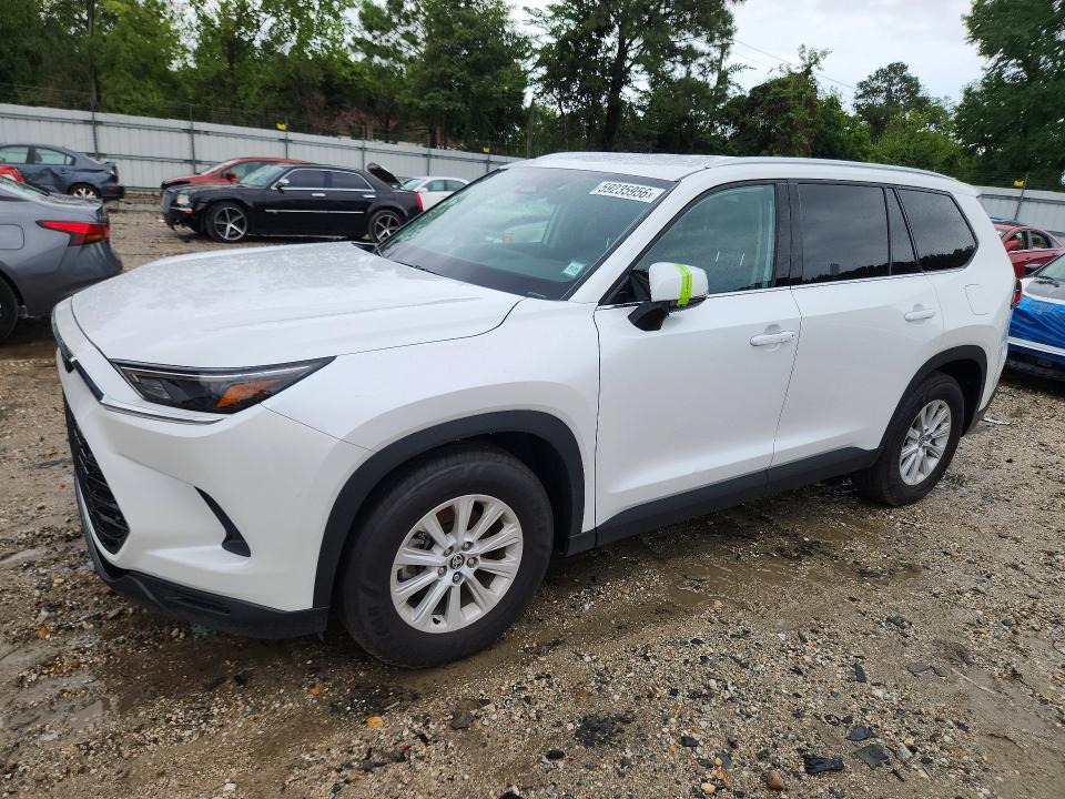 2024 Toyota Highlander VIN 5TDAAAB59RS059610 COPART salvage auction — VANDALISM, Az - Cert Of Title - Salvage, sold $22,100 on 2026-07-28 (photo 1)