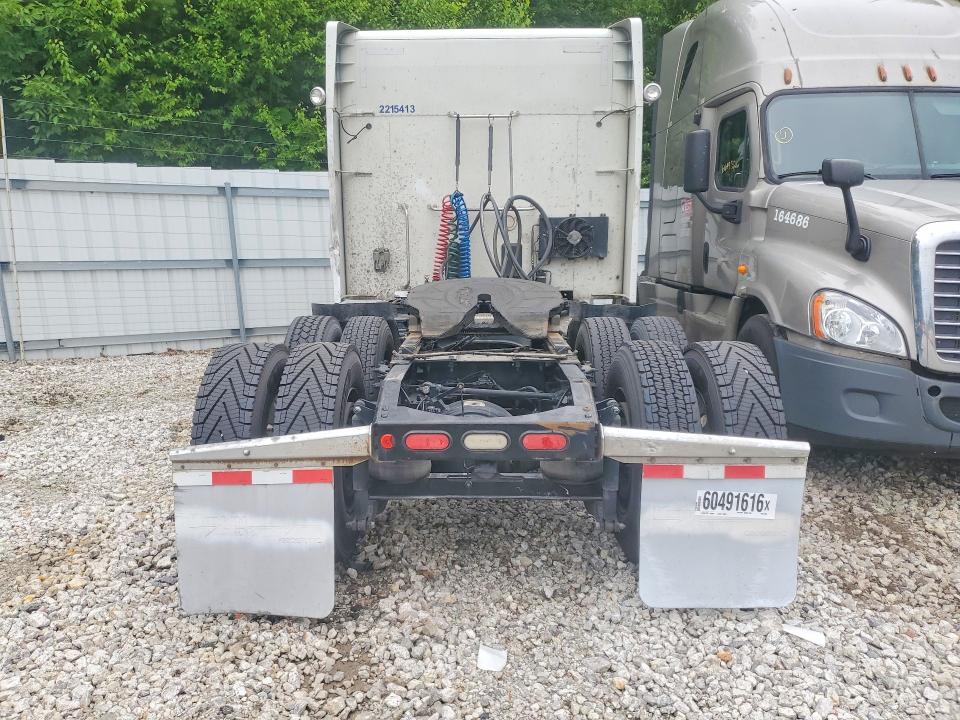 2019 Peterbilt All other VIN 1XPBDP9X6KD267675 COPART salvage auction — SIDE, CT, sold $5,500 on 2026-09-08 (photo 6)