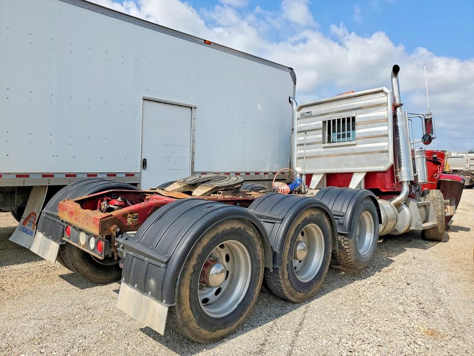2007 Peterbilt 379 VIN 1XP5DB9XX7D682022 COPART salvage auction — FRONT END, IA - SALVAGE W/SALVAGE HISTORY, sold $15,600 on 2026-08-13 (photo 3)