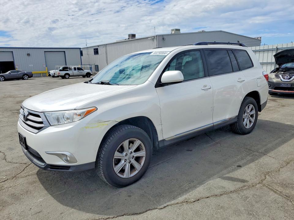 2013 Toyota Highlander VIN 5TDBK3EH7DS271756 COPART salvage auction — MINOR DENT/SCRATCHES, Ca - Salvage Certificate, sold $2,100 on 2026-07-31 (photo 1)