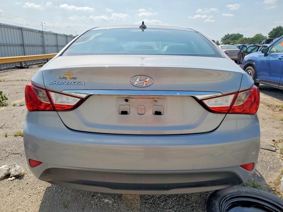 2014 Hyundai Sonata VIN 5NPEB4AC0EH820234 COPART salvage auction — MINOR DENT/SCRATCHES, IN - CERT OF TITLE-SALVAGE TITLE, sold $825 on 2026-09-19 (photo 6)