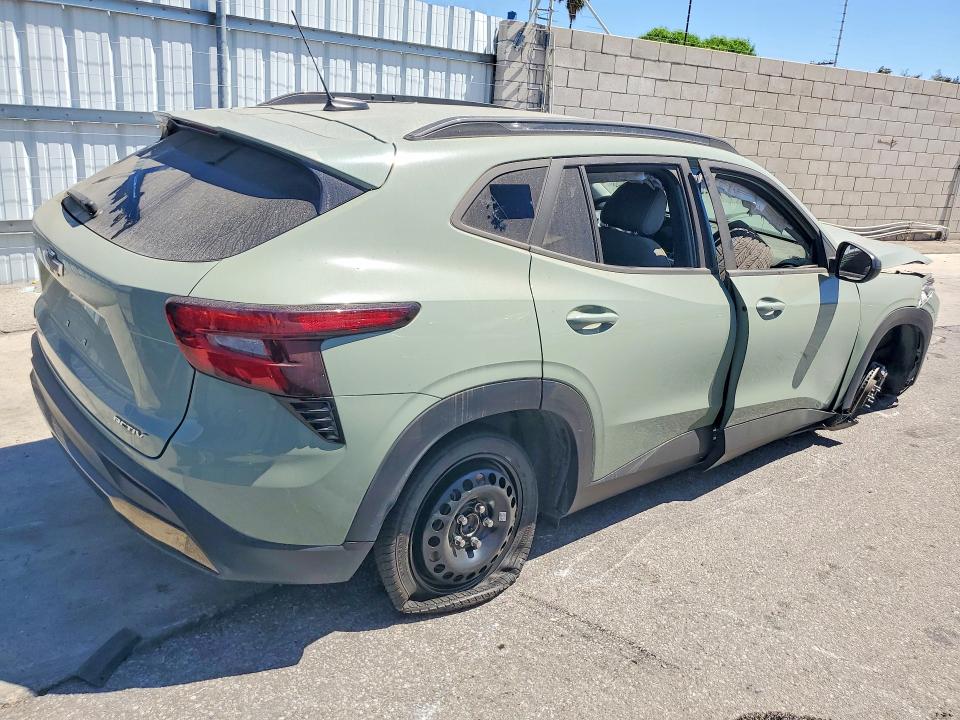 2025 Chevrolet Trax VIN KL77LKEP2SC061243 COPART salvage auction — FRONT END, Ca - Dis/Dlr/Exp Only Clean Title (P), sold $3,050 on 2026-07-27 (photo 3)