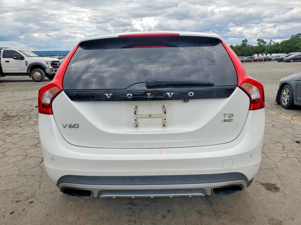 2015 Volvo V60 VIN YV4612HM5F1000893 COPART salvage auction — FRONT END, Pa - Certificate Of Salvage, sold $675 on 2026-08-04 (photo 6)