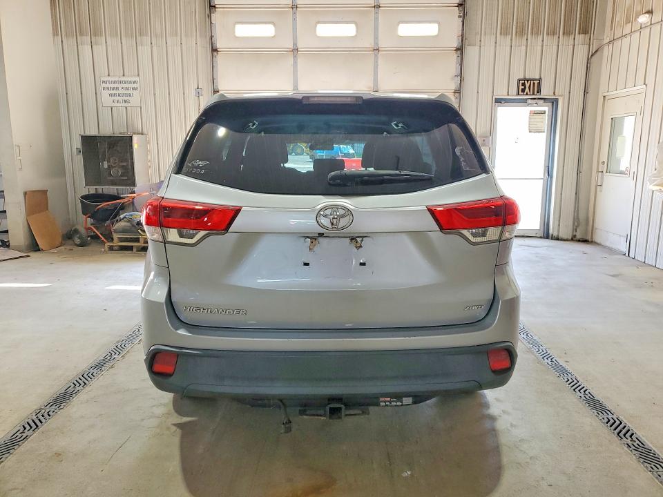 2018 Toyota Highlander VIN 5TDBZRFH5JS805880 COPART salvage auction — FRONT END, Pa - Certificate Of Salvage, sold $8,600 on 2026-07-20 (photo 6)