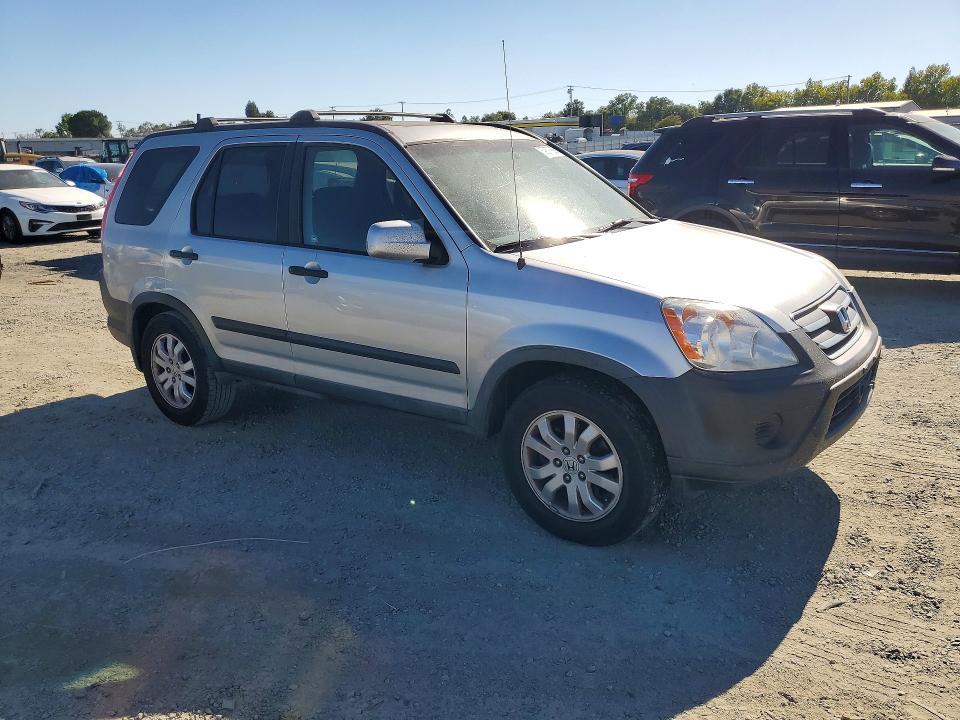 2005 Honda Cr-v VIN JHLRD78855C012149 COPART salvage auction — MINOR DENT/SCRATCHES, Ca - Dis/Dlr/Exp Only Clean Title, sold $1,550 on 2026-07-28 (photo 4)