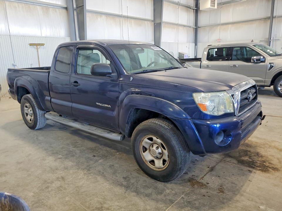 2006 Toyota Tacoma VIN 5TEUX42N46Z181867 COPART salvage auction — MINOR DENT/SCRATCHES, SD - CERTIFICATE OF TITLE, sold $2,250 on 2026-07-21 (photo 4)