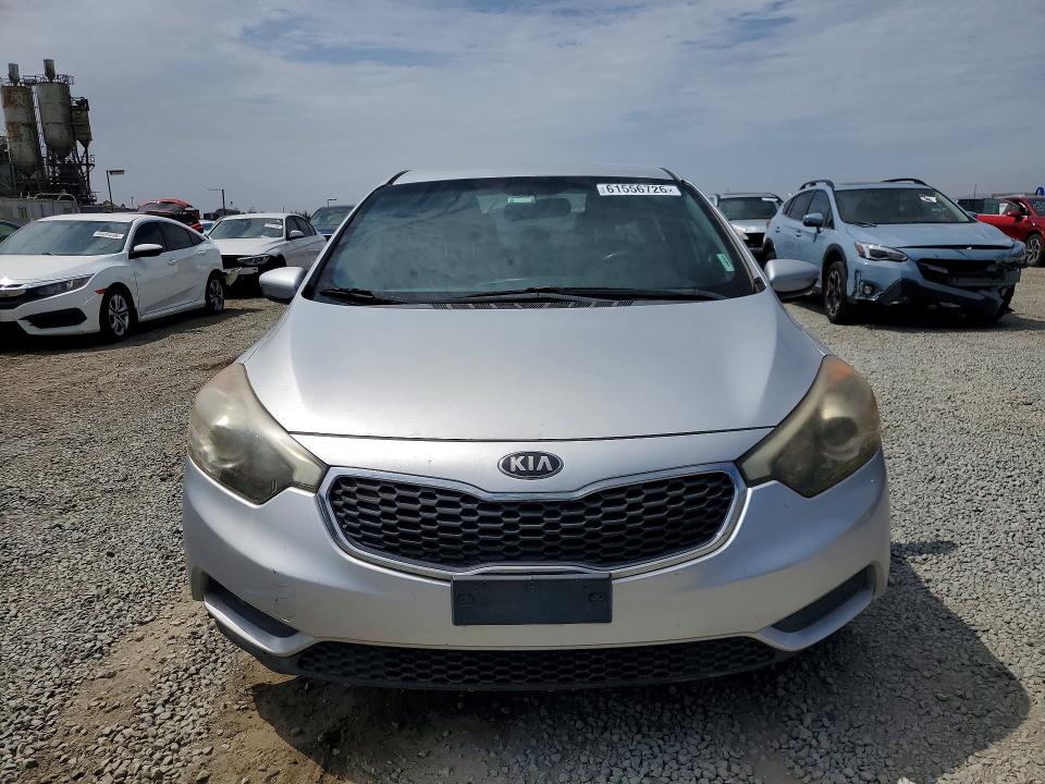 2014 Kia Forte VIN KNAFK4A69E5175093 COPART salvage auction — FRONT END, Ca - Dis/Dlr/Exp Only Clean Title, sold $875 on 2026-07-31 (photo 5)
