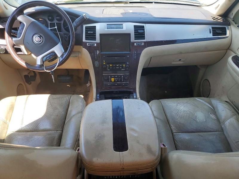 2008 Cadillac Escalade esv VIN 1GYFK66828R119061 COPART salvage auction — REAR END, In - Certificate Of Title, sold $900 on 2026-08-29 (photo 8)