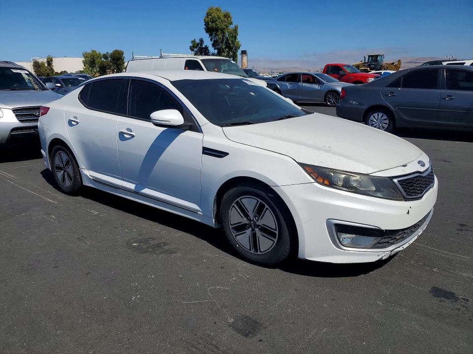 2011 Kia Optima hybrid VIN KNAGM4AD2B5006588 COPART salvage auction — MINOR DENT/SCRATCHES, Ca - Dis/Dlr/Exp Only Clean Title, sold $1,450 on 2026-07-13 (photo 4)