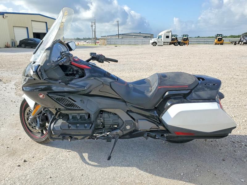 2020 Honda Gl1800c VIN JH2SC7916LK200045 COPART salvage auction — MINOR DENT/SCRATCHES, Tx - Certificate Of Title (P), sold $6,100 on 2026-07-23 (photo 3)