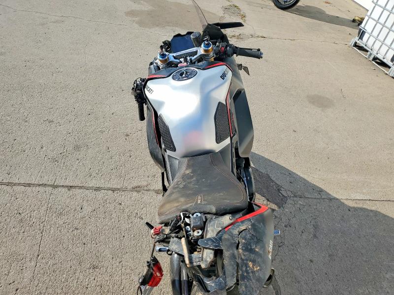 2021 Ducati Panigale VIN ZDMDAGNW4MB002112 COPART salvage auction — ROLLOVER, Mi - Scrap Certificate Of Title, sold $5,300 on 2026-08-14 (photo 6)