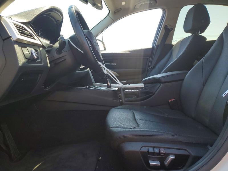 2018 BMW 3er VIN WBA8A9C5XJAH14709 COPART salvage auction — MINOR DENT/SCRATCHES, Ca - Dis/Dlr/Exp Only Clean Title (P), sold $3,200 on 2026-07-20 (photo 7)