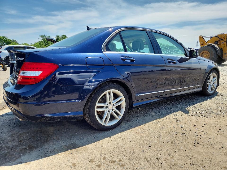 2014 Mercedes-benz C-klasse VIN WDDGF8AB0EG193167 COPART salvage auction — WATER/FLOOD, Pa - Certificate Of Salvage, sold $2,100 on 2026-08-04 (photo 3)