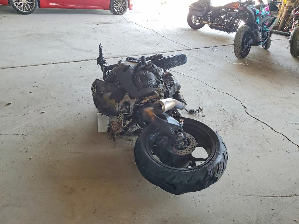 2025 Honda Cbr1000 VIN JH2SC7750SK800161 COPART salvage auction — BURN, AZ - CERT OF TITLE- NON REPAIR, sold $30 on 2026-07-27 (photo 4)