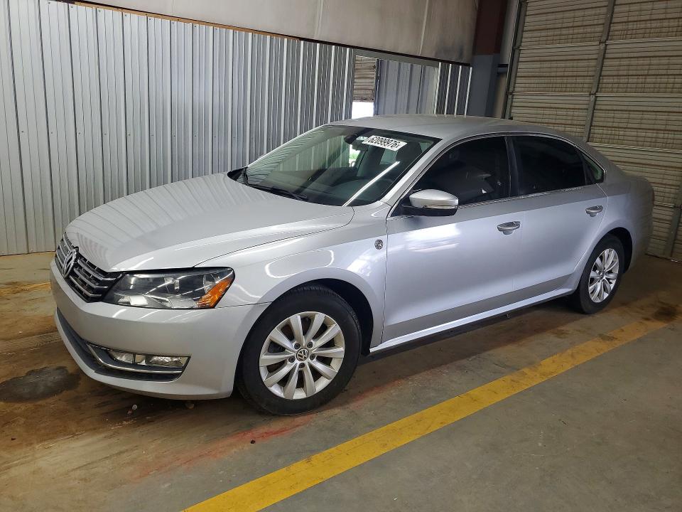 2015 Volkswagen Passat VIN 1VWAT7A36FC094242 COPART salvage auction — DAMAGE HISTORY, Mi - Dlr Only - Cln Ttl Exceeds 25%, sold $475 on 2026-08-12 (photo 1)