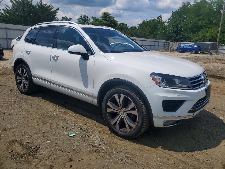 2017 Volkswagen Touareg VIN WVGRF7BP4HD004299 COPART salvage auction — FRONT END, Ct - Cert Of Title-Salvage, sold $2,200 on 2026-08-17 (photo 4)