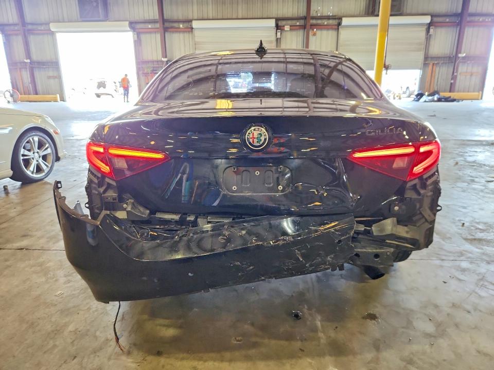 2019 Alfa romeo Giulia VIN ZARFAMAN4K7622335 COPART salvage auction — REAR END, Fl - Cert Of Title Slvg Rebuildable, sold $4,450 on 2026-08-24 (photo 6)