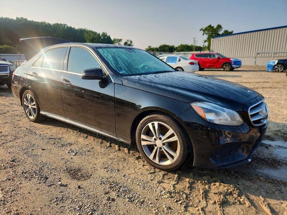 2014 Mercedes-benz E-klasse VIN WDDHF9FB7EA818234 COPART salvage auction — REAR END, VA - CERTIFICATE OF TITLE, sold $1,950 on 2026-08-18 (photo 4)