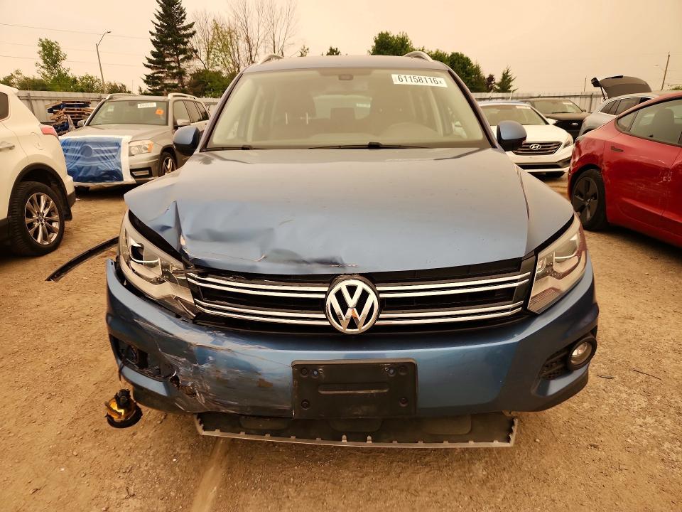 2017 Volkswagen Tiguan VIN WVGLV7AX8HK010046 COPART salvage auction — FRONT END, ON - PERMIT NO BRAND - UNFIT, sold $3,050 on 2026-08-04 (photo 5)