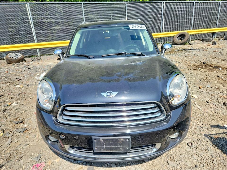 2011 Mini Cooper VIN WMWZB3C53BWH94714 COPART salvage auction — MINOR DENT/SCRATCHES, Md - Certificate Of Title, sold $275 on 2026-07-31 (photo 5)