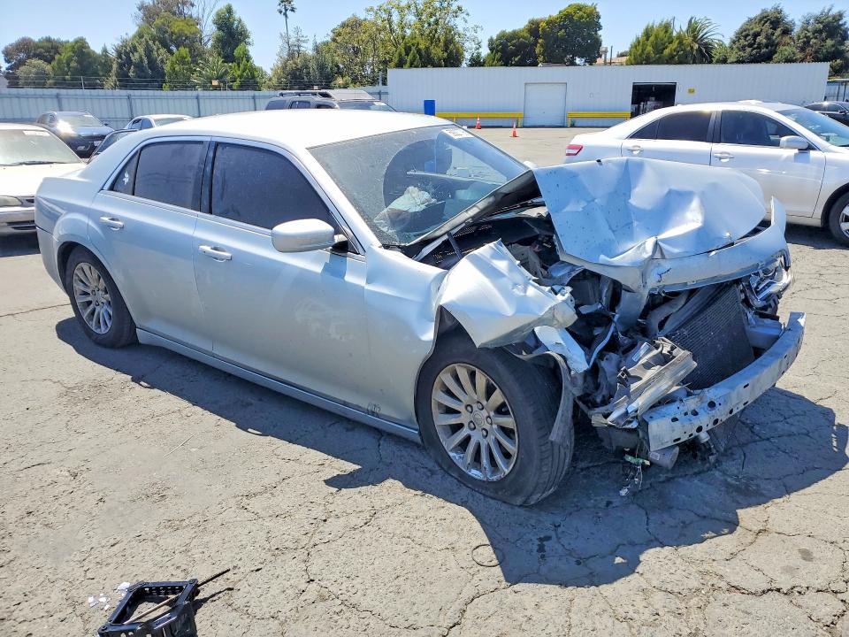 2013 Chrysler 300 VIN 2C3CCAAG9DH599363 COPART salvage auction — FRONT END, Ca - Dis/Dlr/Exp Only Clean Title, sold $550 on 2026-07-31 (photo 4)