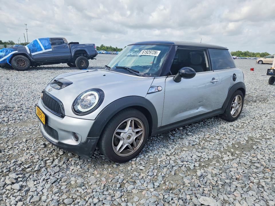 2007 Mini Cooper VIN WMWMF73527TL85003 COPART salvage auction — MINOR DENT/SCRATCHES, FL - CERT OF TITLE SLVG REBUILDABLE, sold $475 on 2026-07-31 (photo 1)