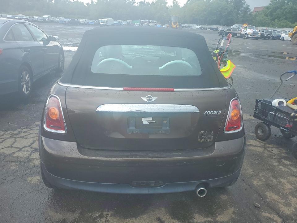 2009 Mini Cooper VIN WMWMR33539TU96615 COPART salvage auction — WATER/FLOOD, Ct - Cert Of Title-Flood Salvage, sold $625 on 2026-08-04 (photo 6)