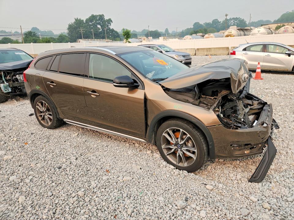 2017 Volvo V60 VIN YV440MWK4H1023592 COPART salvage auction — FRONT END, Oh - Cert Of Title-Salvage, sold $525 on 2026-07-31 (photo 4)