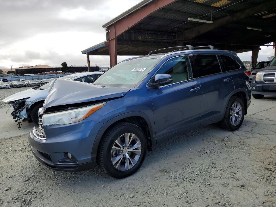 2015 Toyota Highlander VIN 5TDJKRFH9FS104122 COPART salvage auction — FRONT END, Salvage Title, sold $200 on 2026-07-30 (photo 1)