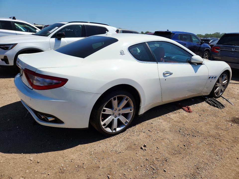 2010 Maserati Granturismo VIN ZAM45GLA3A0052090 COPART salvage auction — REAR END, Il - Salvage Certificate, sold $6,100 on 2026-08-04 (photo 3)