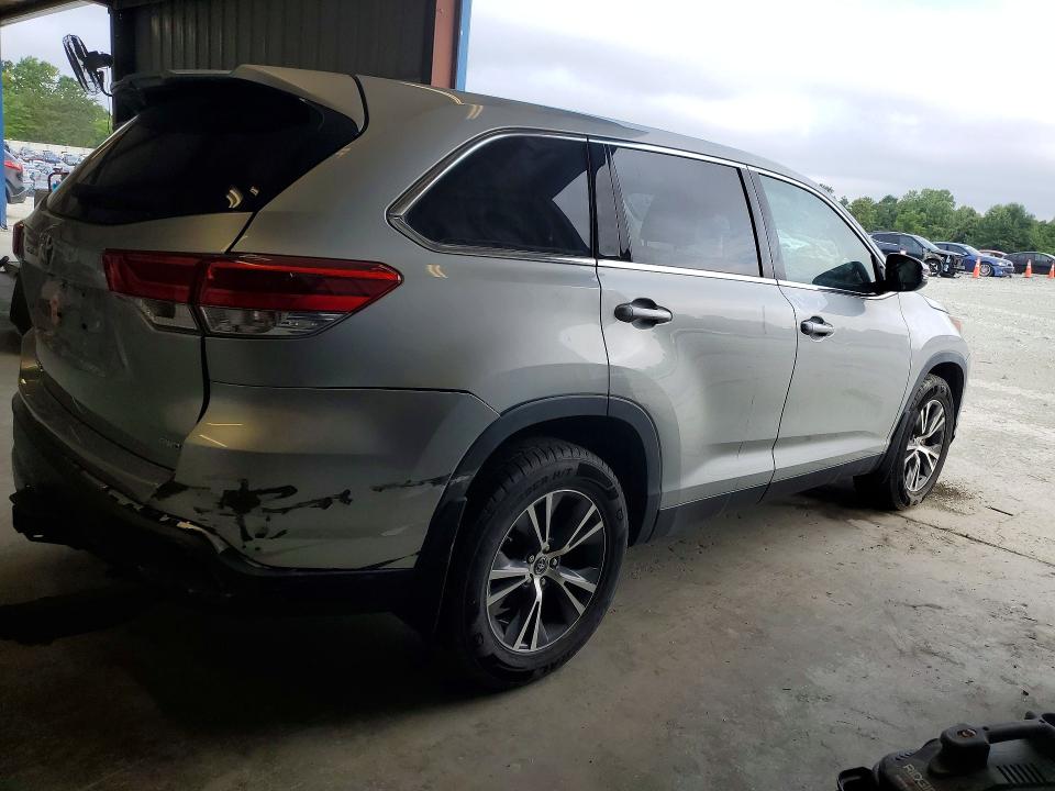 2019 Toyota Highlander VIN 5TDBZRFH0KS718860 COPART salvage auction — ALL OVER, NC - CLEAN TITLE-OVER 25% DAMAGE, sold $5,000 on 2026-07-24 (photo 3)