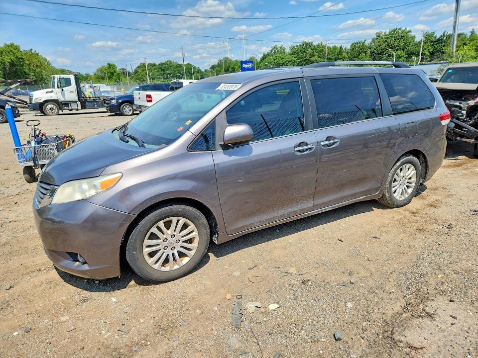 2012 Toyota Sienna VIN 5TDYK3DC7CS262747 COPART salvage auction — MINOR DENT/SCRATCHES, Md - Certificate Of Title, sold $275 on 2026-07-30 (photo 1)