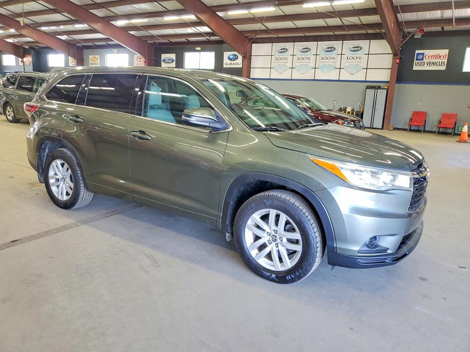 2016 Toyota Highlander VIN 5TDBKRFH2GS269323 COPART salvage auction — MINOR DENT/SCRATCHES, Ny - Certificate Of Title, sold $9,900 on 2026-07-27 (photo 4)