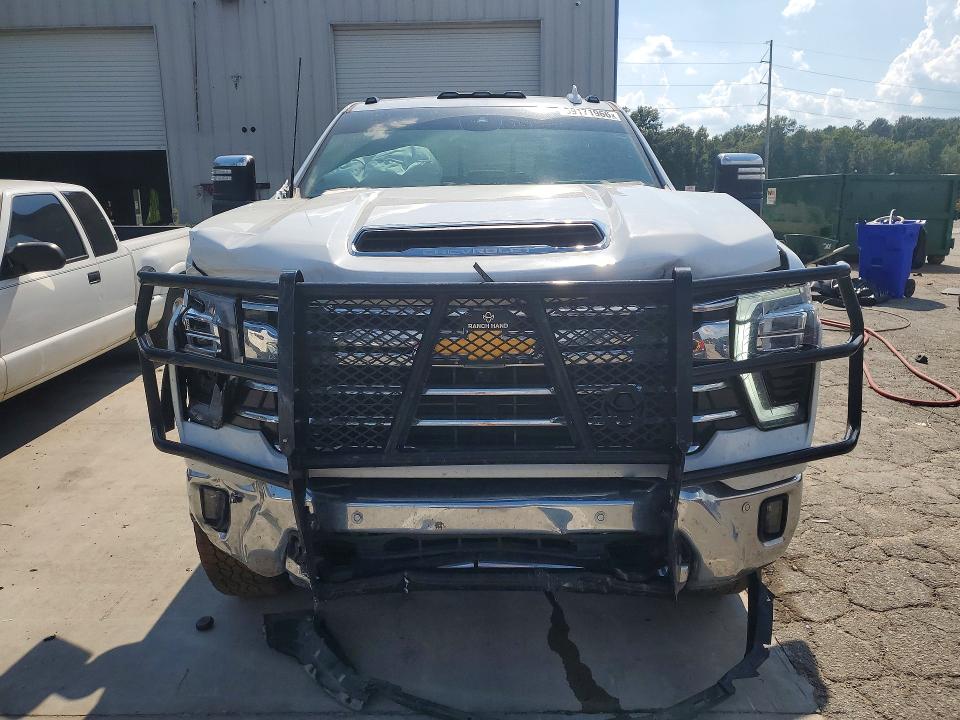 2025 Chevrolet Silverado VIN 1GC4KPEY3SF358034 COPART salvage auction — FRONT END, Salvage Title, sold $30,250 on 2026-09-14 (photo 5)