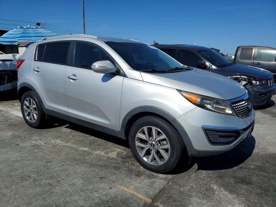 2014 Kia Sportage VIN KNDPB3AC2E7616929 COPART salvage auction — NORMAL WEAR, Ca - Dis/Dlr/Exp Only Clean Title, sold $1,150 on 2026-07-29 (photo 4)