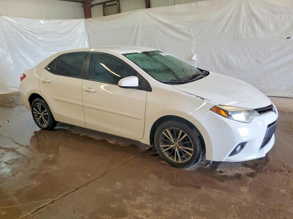 2016 Toyota Corolla VIN 5YFBURHE6GP555942 COPART salvage auction — MINOR DENT/SCRATCHES, TX - CERTIFICATE OF TITLE, sold $5,600 on 2026-08-21 (photo 4)