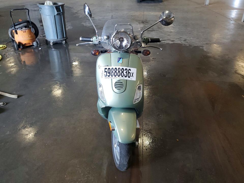 2007 Vespa Lx VIN ZAPM448FX75500717 COPART salvage auction — FRONT END, MN - CERT OF TITLE-PRIOR SALVAGE, sold $475 on 2026-07-16 (photo 2)