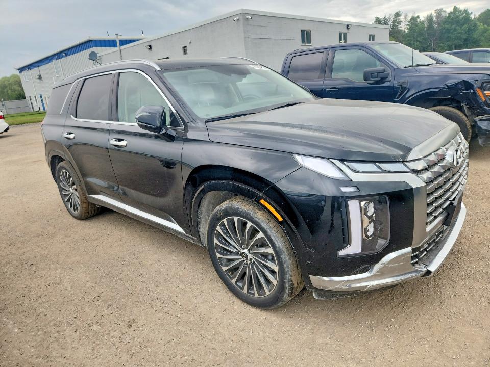 2023 Hyundai Palisade VIN KM8R5DGE5PU595802 COPART salvage auction — VANDALISM, ON - PERMIT NO BRAND - UNFIT, sold $15,150 on 2026-07-28 (photo 4)