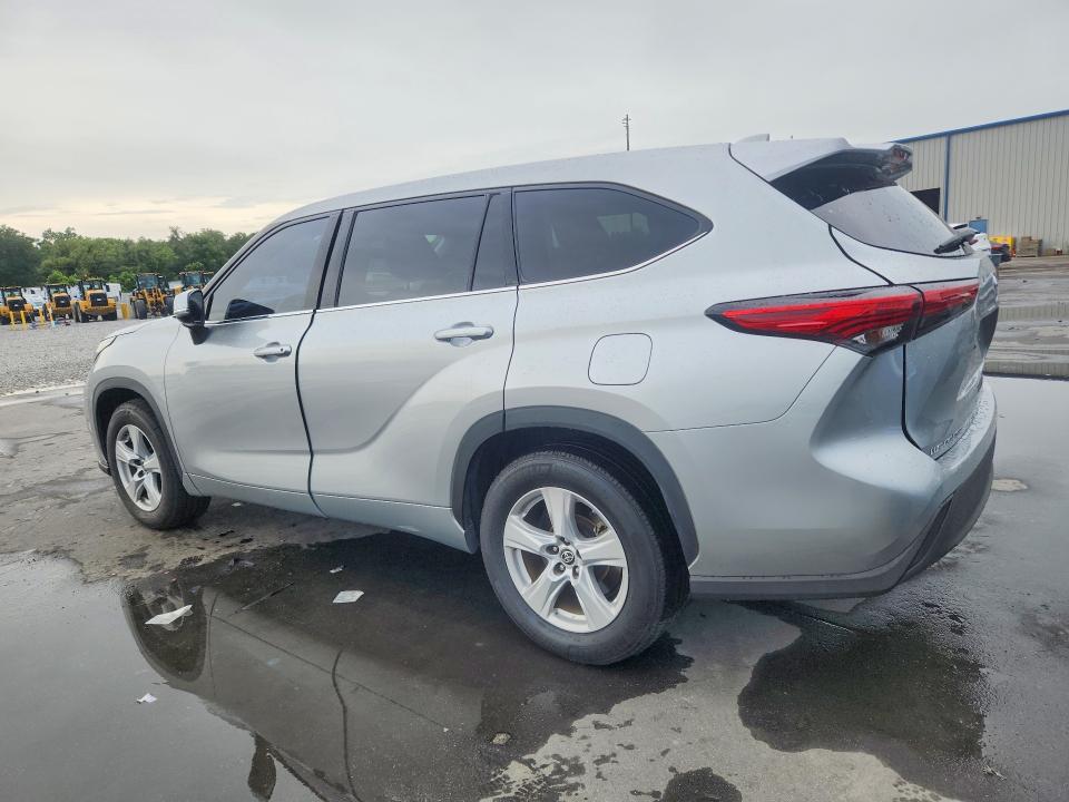 2021 Toyota Highlander VIN 5TDCZRAH7MS069461 COPART salvage auction — MINOR DENT/SCRATCHES, Fl - Certificate Of Title (P), sold $16,500 on 2026-07-27 (photo 2)