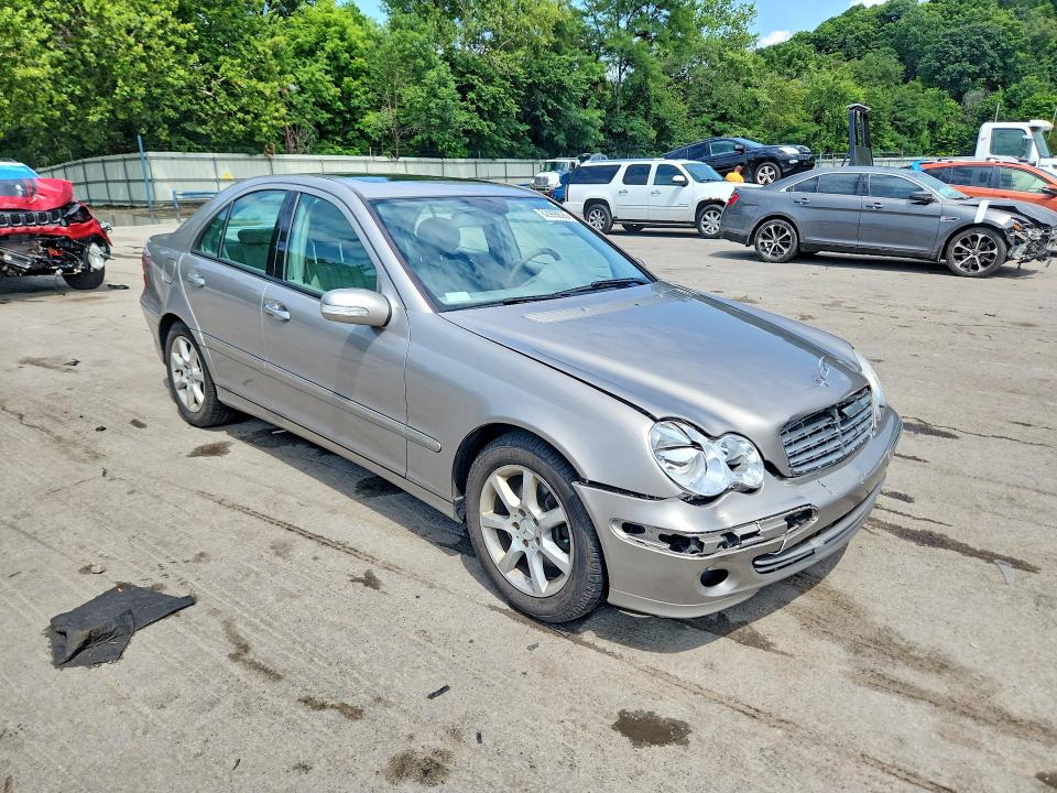2007 Mercedes-benz C-klasse VIN WDBRF92H17F928564 COPART salvage auction — FRONT END, Pa - Cert Of Title, sold $1,728 on 2026-08-06 (photo 4)
