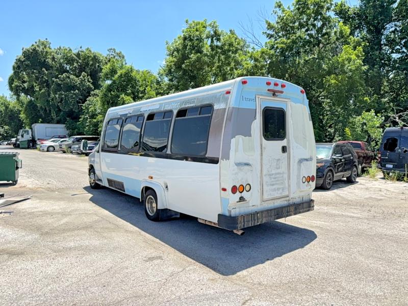 2010 Ford Econoline VIN 1FDXE4FSXADA45159 COPART salvage auction — NORMAL WEAR, Fl - Dealer Only Clean Title (P), sold $525 on 2026-07-09 (photo 3)