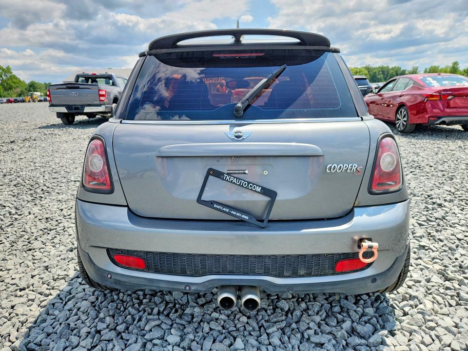 2007 Mini Cooper VIN WMWMF73557TT82161 COPART salvage auction — FRONT END, Oh - Cert Of Title-Salvage, sold $500 on 2026-08-06 (photo 6)