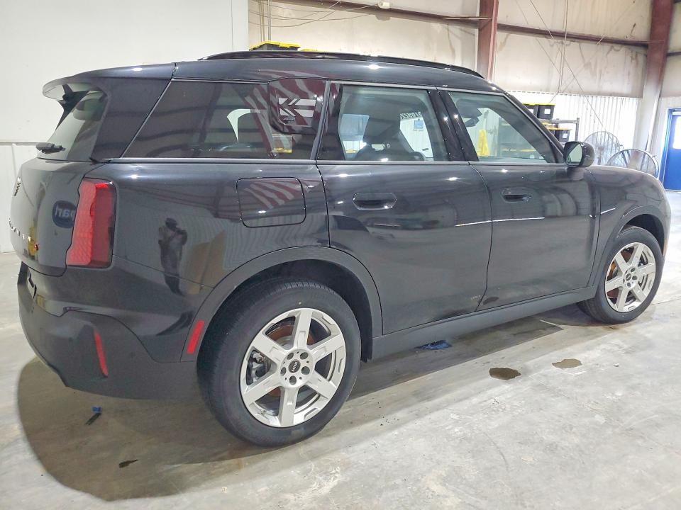2027 Mini Countryman VIN WMZ23GA03V7V53215 COPART salvage auction — MECHANICAL, Fl - Cert Of Title-Slvg Rebld Flood, sold $10,000 on 2026-07-20 (photo 3)