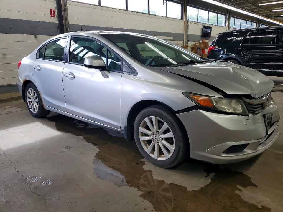 2012 Honda Civic VIN 2HGFB2F81CH519752 COPART salvage auction — ALL OVER, IL - CERTIFICATE OF TITLE, sold $525 on 2026-07-18 (photo 4)
