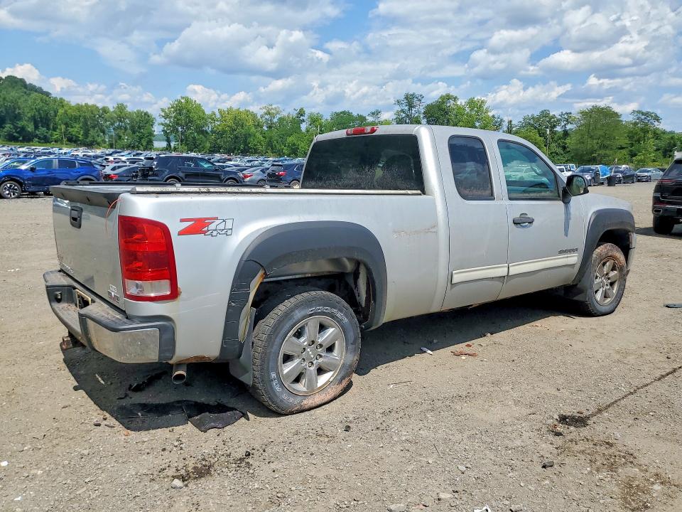2012 Gmc SIERRA VIN 1GTR2VE73CZ142041 COPART salvage auction — MINOR DENT/SCRATCHES, Ny - Certificate Of Title, sold $550 on 2026-08-31 (photo 3)