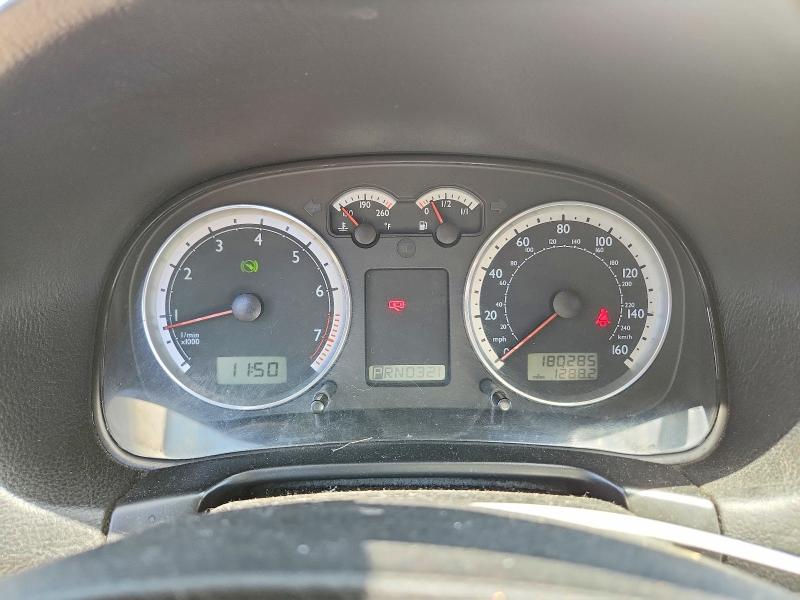 2004 Volkswagen Jetta VIN WVWRL61J64W113625 COPART salvage auction — MINOR DENT/SCRATCHES, CA - DIS/DLR/EXP ONLY CLEAN TITLE, sold $400 on 2026-08-04 (photo 9)