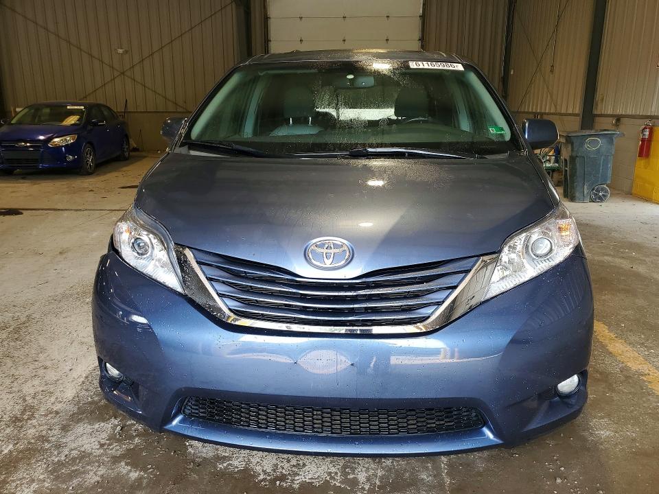 2017 Toyota Sienna VIN 5TDYZ3DC5HS772887 COPART salvage auction — FRONT END, Pa - Certificate Of Salvage, sold $7,800 on 2026-08-19 (photo 5)