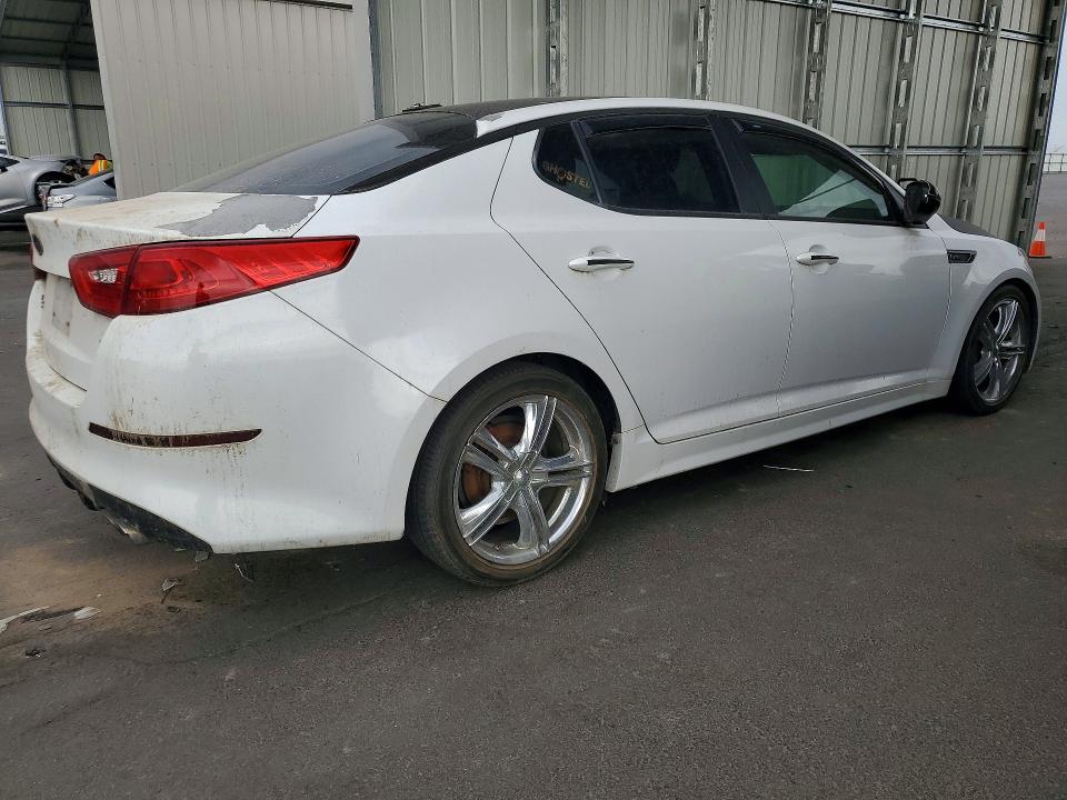 2015 Kia Optima VIN 5XXGR4A69FG405733 COPART salvage auction — MINOR DENT/SCRATCHES, NC - DIS/DLR/EXP ONLY CLEAN TITLE, sold $700 on 2026-07-20 (photo 3)